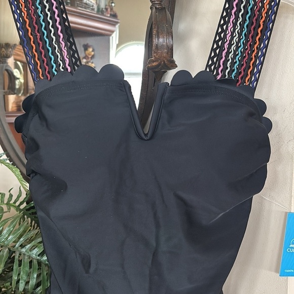 Brand New Cupshe Black Scalloped One-Piece Swimsuit Multicolored Striped Straps - Picture 11 of 16